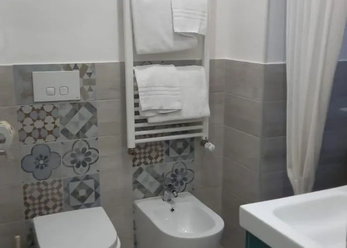 Gasthuis Cozy Enna - Metro Re Di 3*